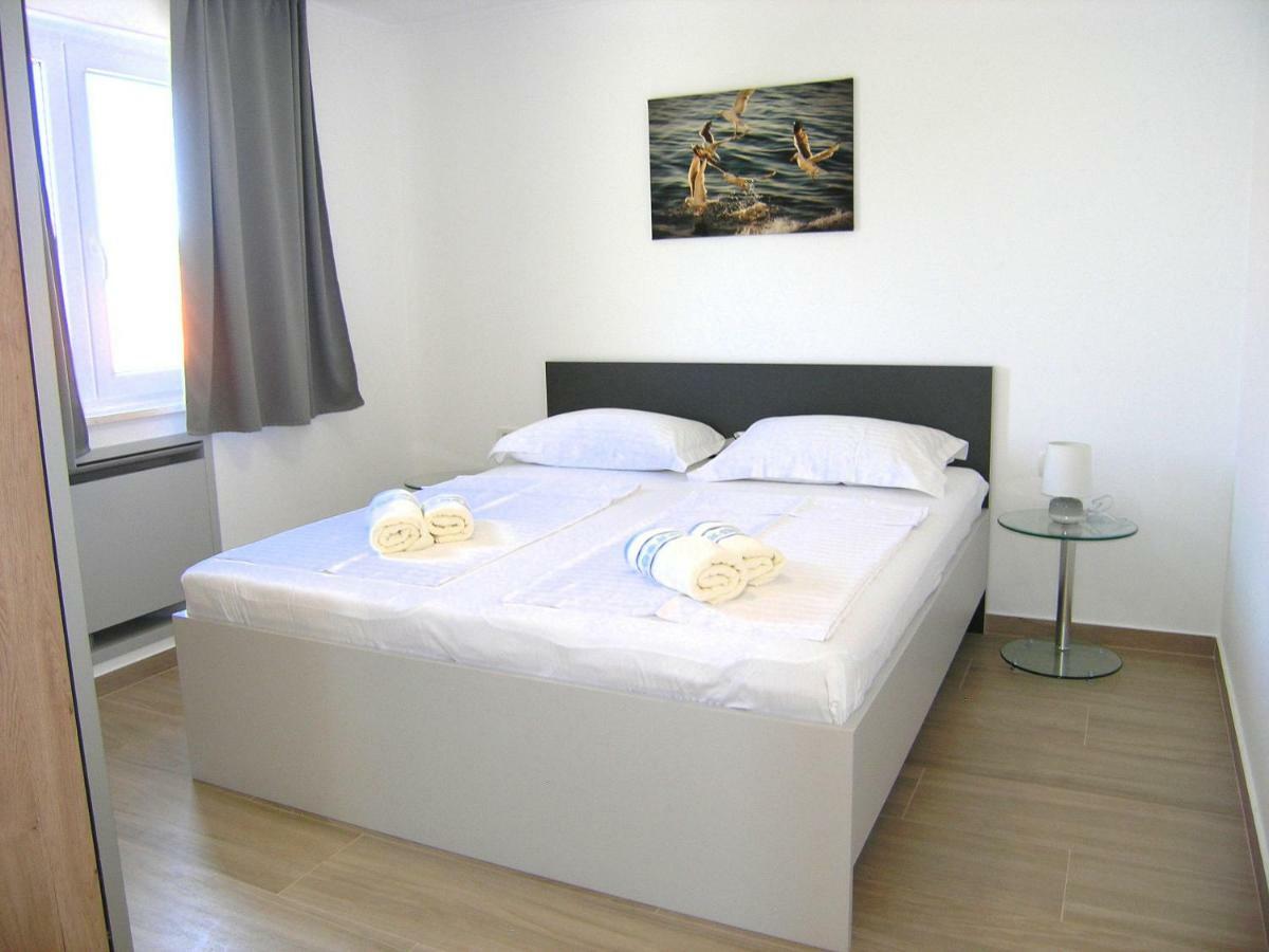 Apartmani Krajinovic Кърк Екстериор снимка