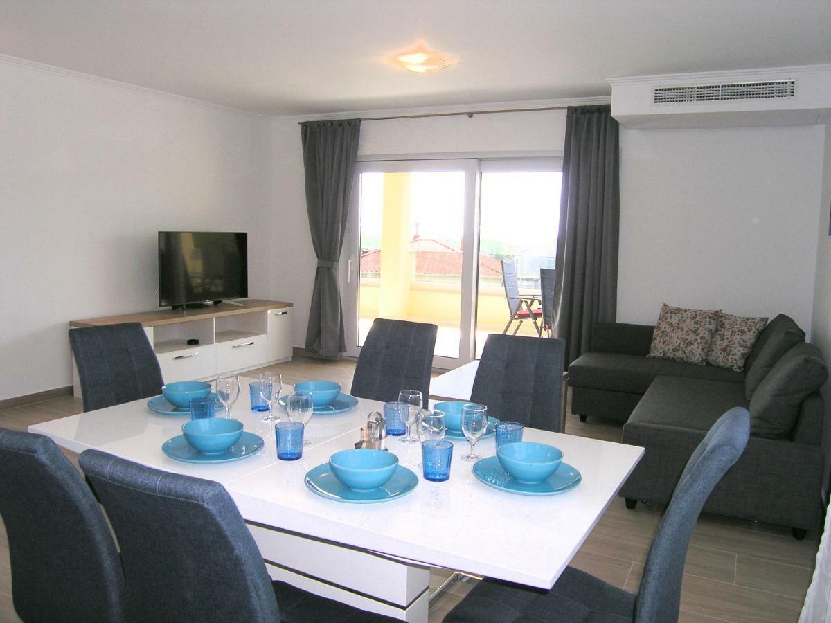 Apartmani Krajinovic Кърк Екстериор снимка