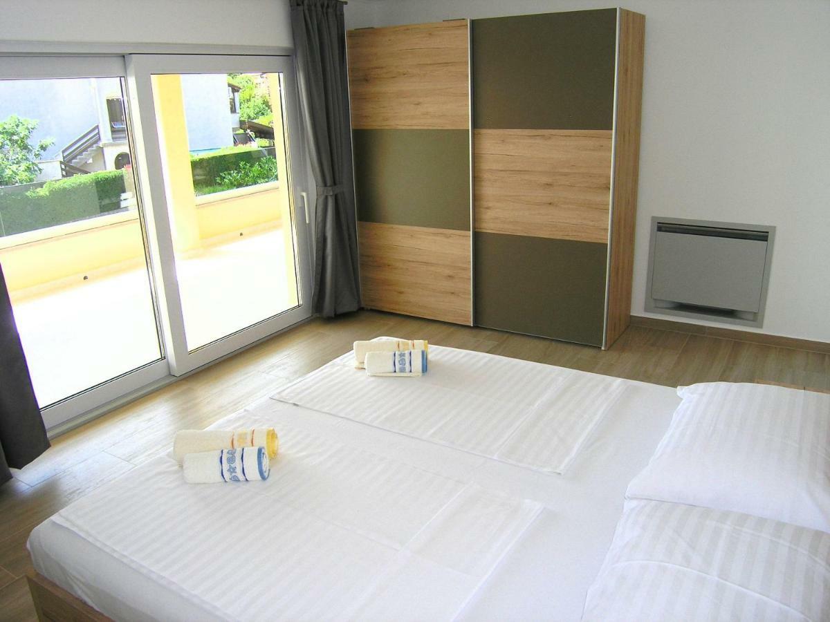 Apartmani Krajinovic Кърк Екстериор снимка