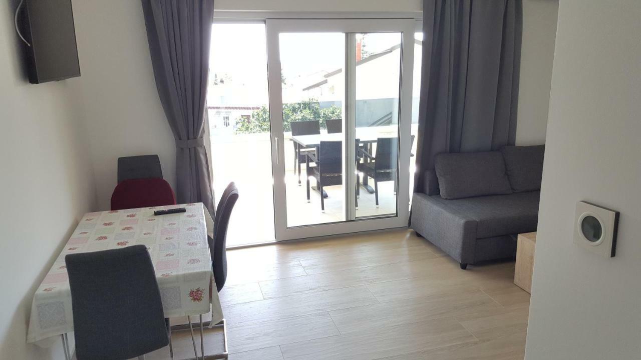 Apartmani Krajinovic Кърк Екстериор снимка
