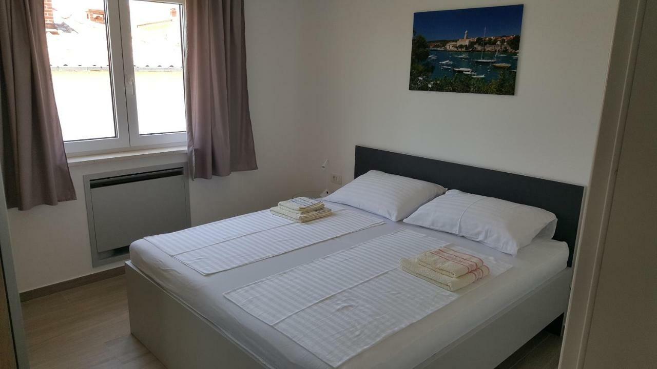 Apartmani Krajinovic Кърк Екстериор снимка